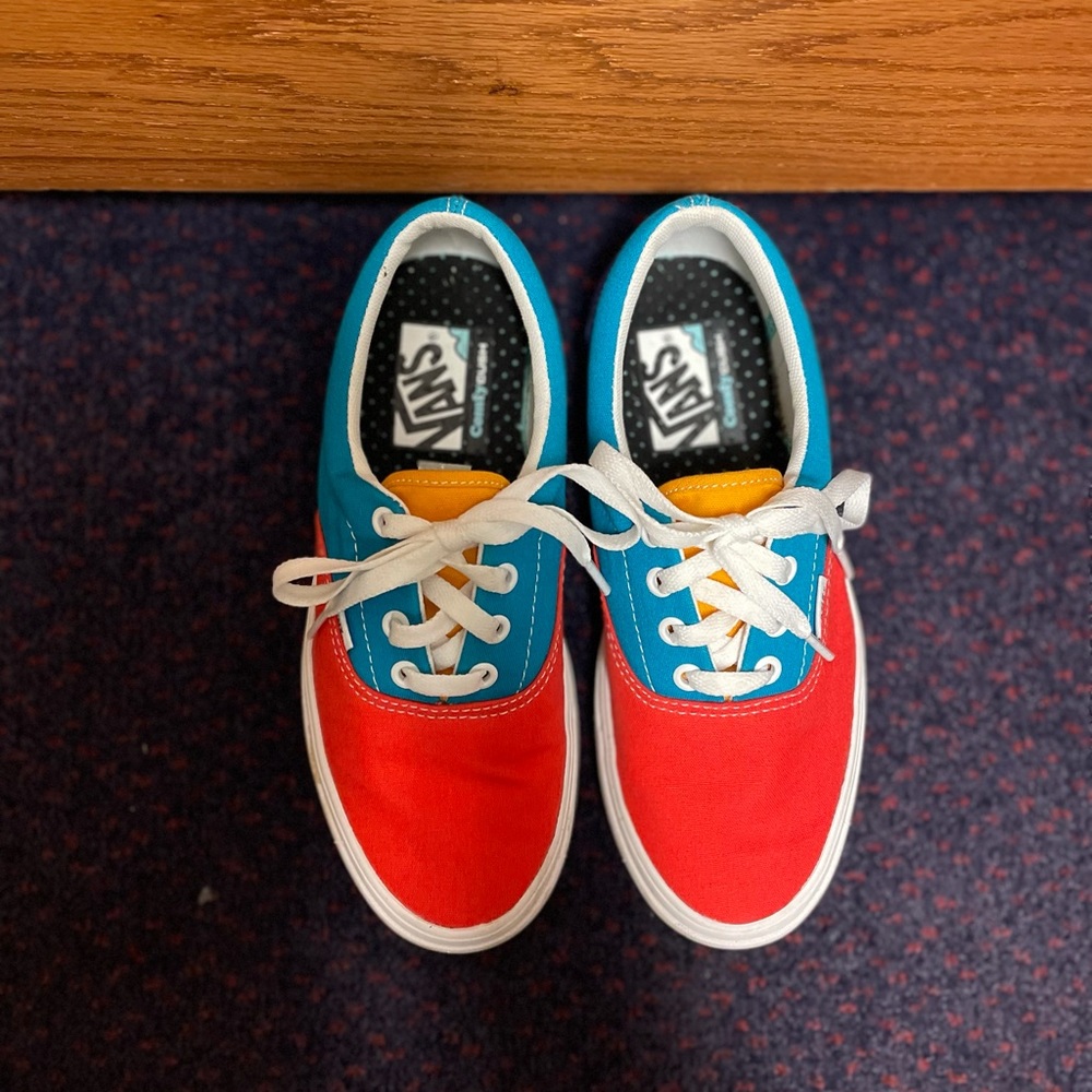 Vans - Picture 2 of 4